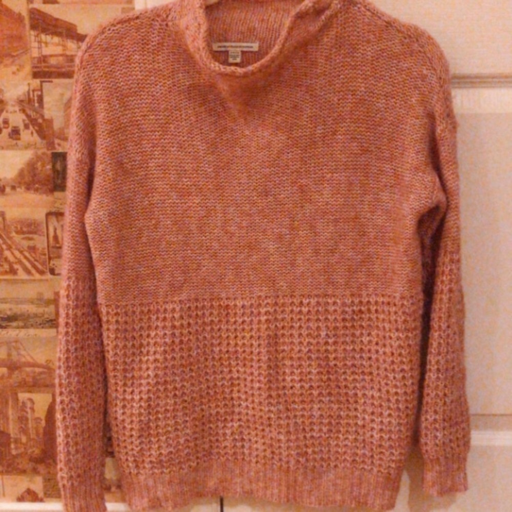 American Eagle Pink Sweater Size S